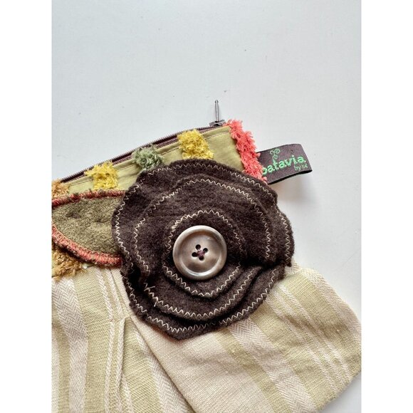 Handmade BATAVIA BY SIL Embellished Cotton Felt Rosette Wristlet Pouch - Picture 3 of 9